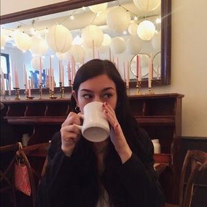 Meet your Posher, Cecilia